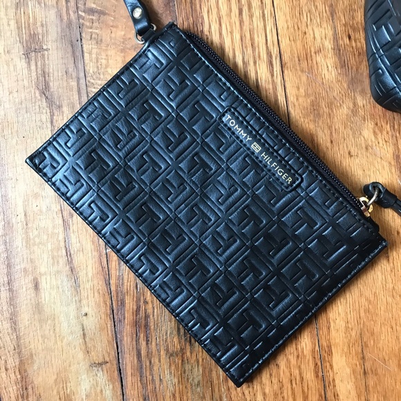 Tommy Hilfiger Black Crossbody Bag | like NEW! - Picture 3 of 8